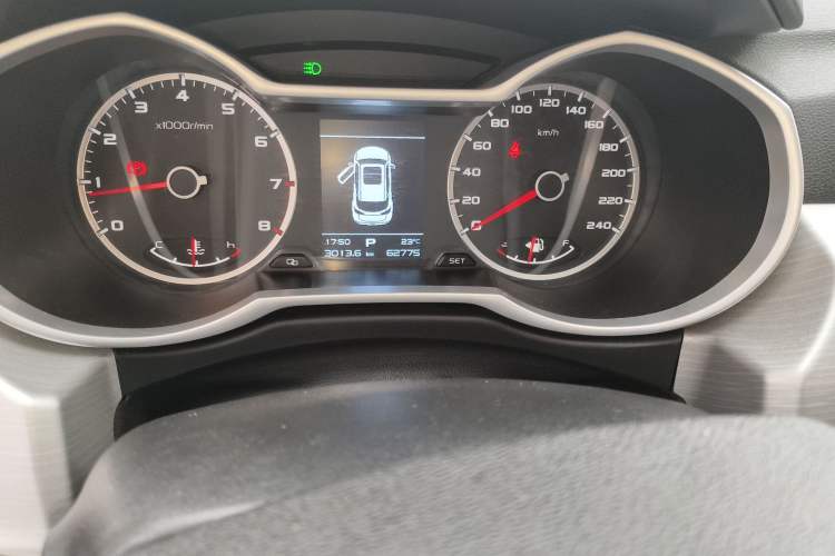 Used Geely Auto Emgrand X7 Sport 2018 1.8TD Automatic Two-Wheel Drive Zhiya Model Odometer Close Up