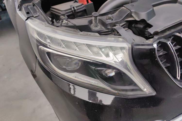 Used Mercedes-Benz V-Class 