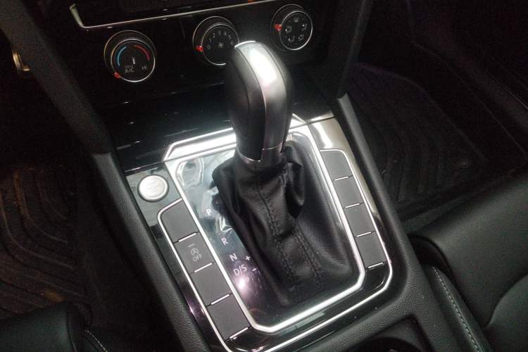 Used Volkswagen Magotan 2023 2 Million Units Limited-Edition 280TSI DSG Comfort Version