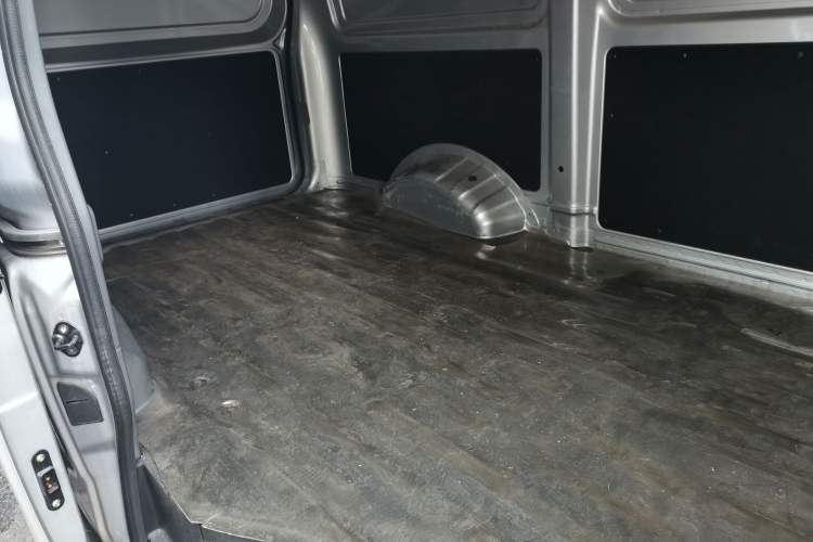 Used CHANGAN KAICHENG Ruixing M80 2021 1.6L Comfort Version 2-Seater Single-Steaming Air-Conditioned China VI Standard Flat Roof with Lift-Up Rear Door DAM16KR Interior 4