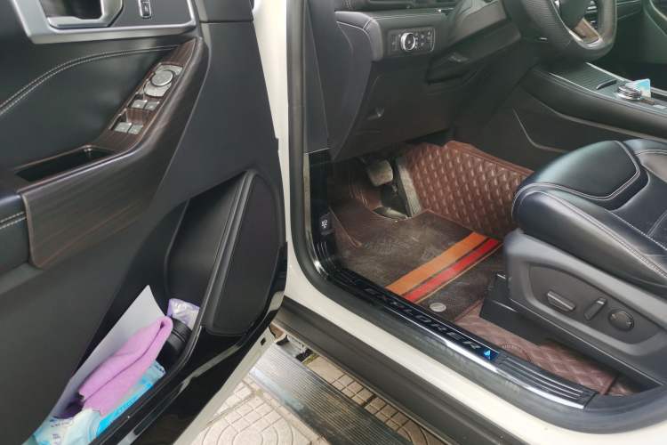 Used Ford Explorer 2023 EcoBoost 285 Four-Wheel Drive Stylish Plus Version 7 Seats
