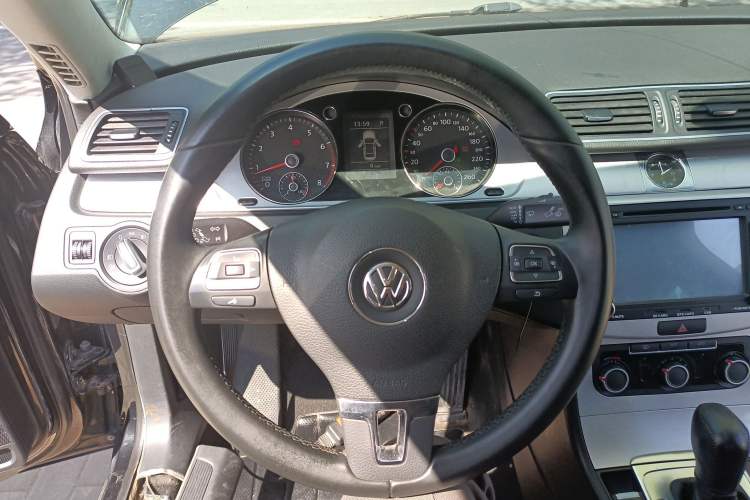Used Volkswagen Magotan 2013 1.8TSI Premier Model Steering Wheel