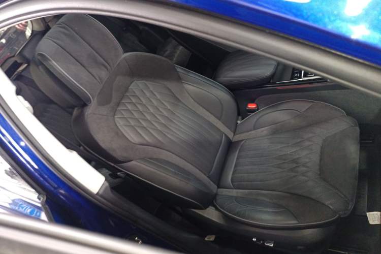 Used Hongqi HS5 2022 Revised Version 2.0T Smart Connect Flagship Edition
