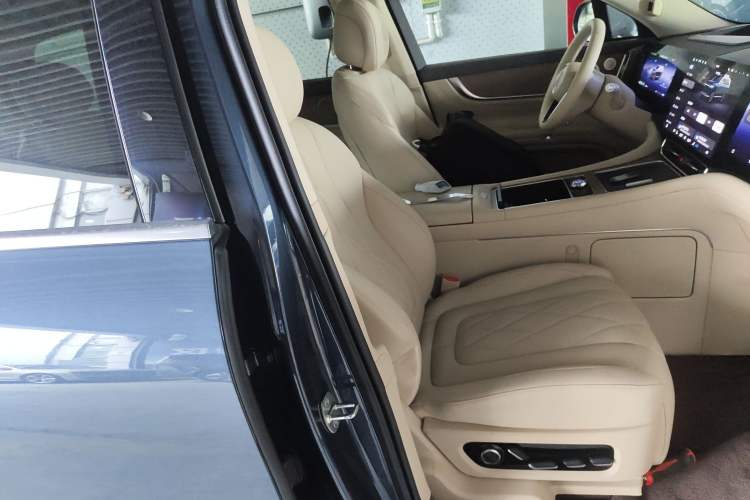 Used Hima AITO M9 2024 Range-Extended Ultra Version 42 kWh 6-Seater Model
