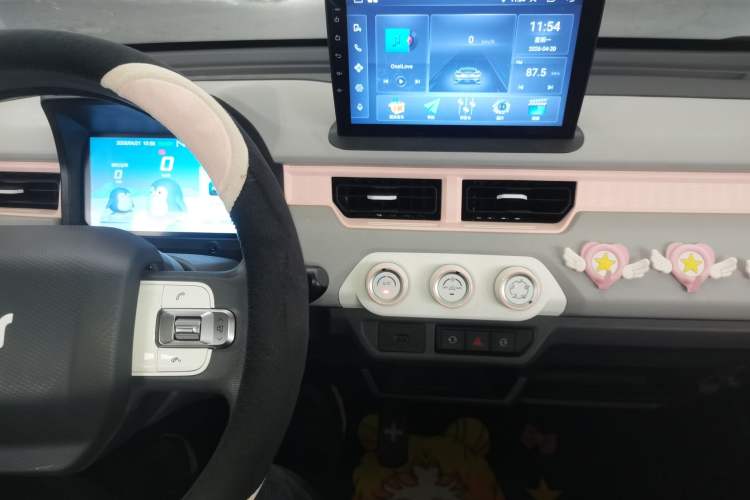 Used Chery QQ Ice Cream 2022 170km Sundae Phosphate Lithium-Ion
