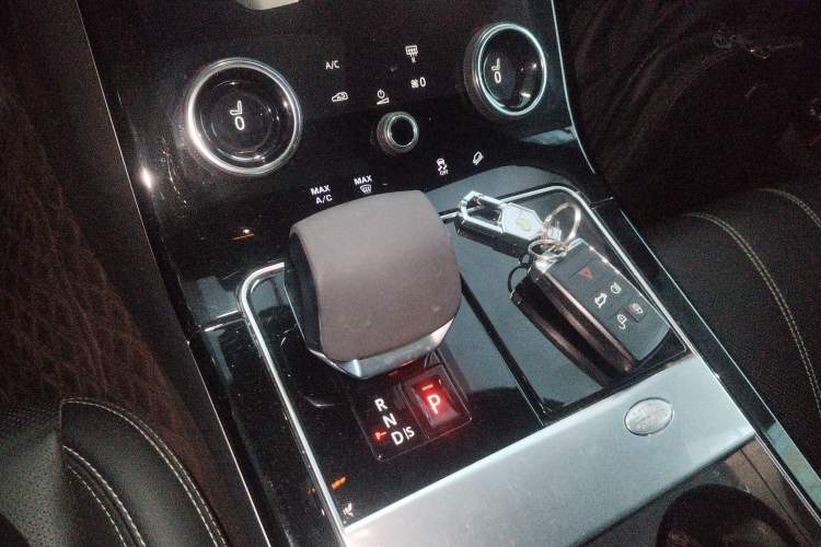 Used Land Rover Range Velar 2021 P250 Sparkling Black Limited Edition Gear Lever