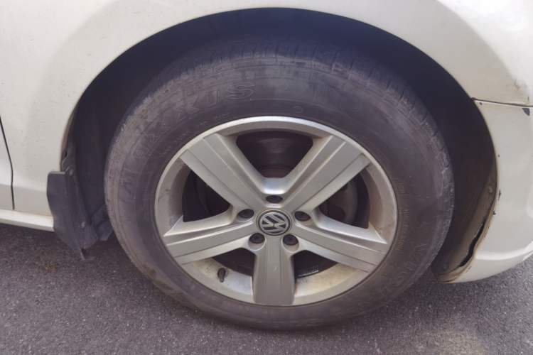 Used Volkswagen Lamando 2015 230TSI DSG Fashion Edition
