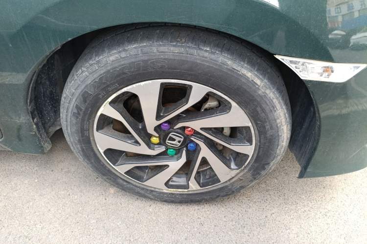 Used Honda Civic 2016 220TURBO CVT Luxury Edition Right Front Wheel Hub