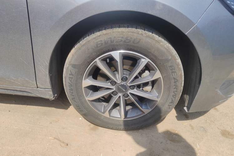 Used BYD Destroyer 05 2024 HONOR Edition DM-i 55KM Luxury Model Right Front Wheel Hub