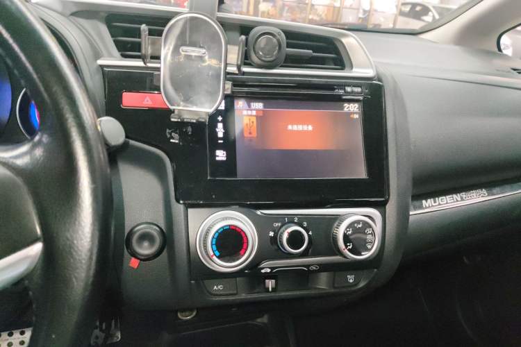 Used Honda Fit 2014 1.5L SE CVT Fashion Model