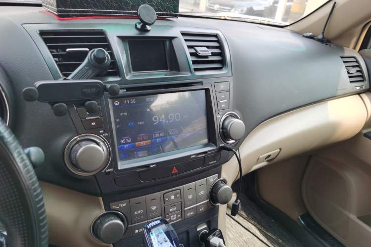 Used Toyota Highlander 2009 2.7L Two-Wheel Drive 7-Seater Luxury Edition