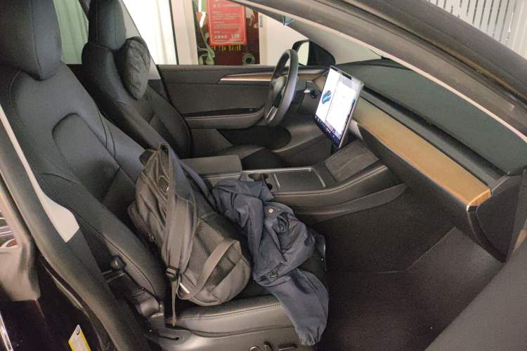 Used Tesla Model Y 2021 Long-Range All-Wheel-Drive Version 3D7