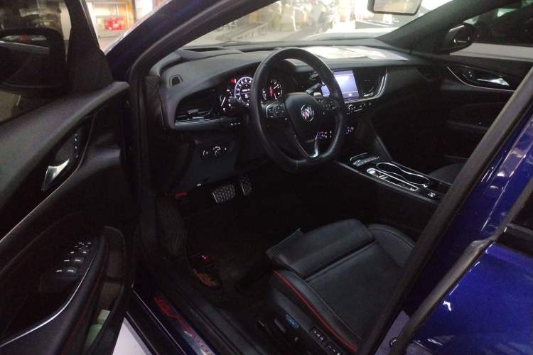 Used Buick Regal 2023 GS Prestige Model