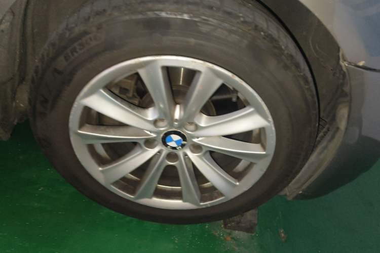 Used BMW 5 Series 2011 523Li Luxury Model