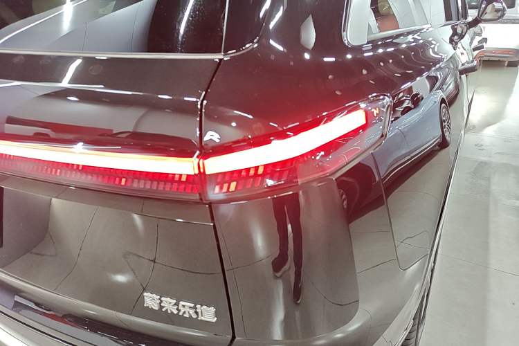 Used ONVO Luxeed L90 2025 Model—Max Six-Seater Version Right Rear Taillight