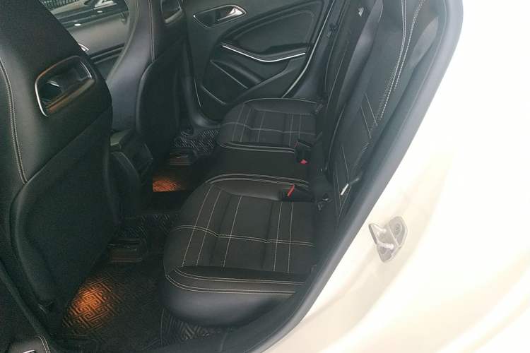 Used Mercedes-Benz A-Class (Import) 2015 A 200 Fashion Model