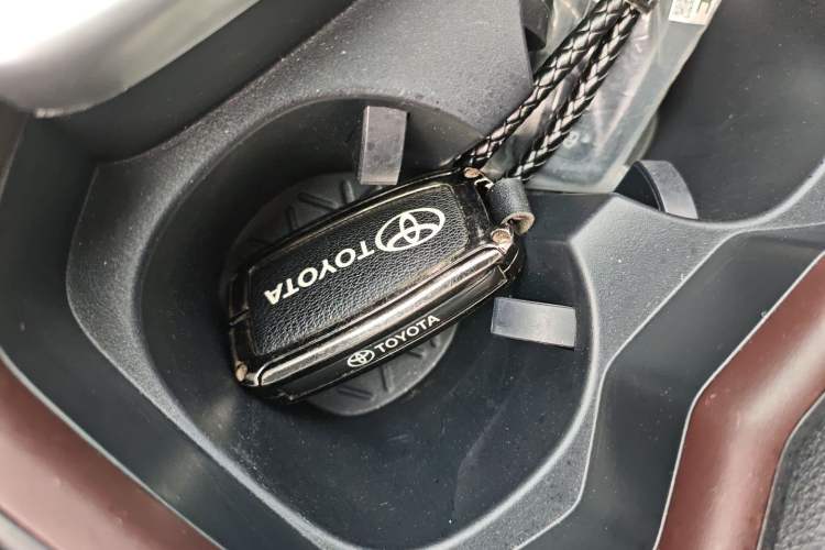 Used Toyota RAV4 2022 2.0L CVT Two-Wheel Drive Fashion Plus Edition Vehicle Key