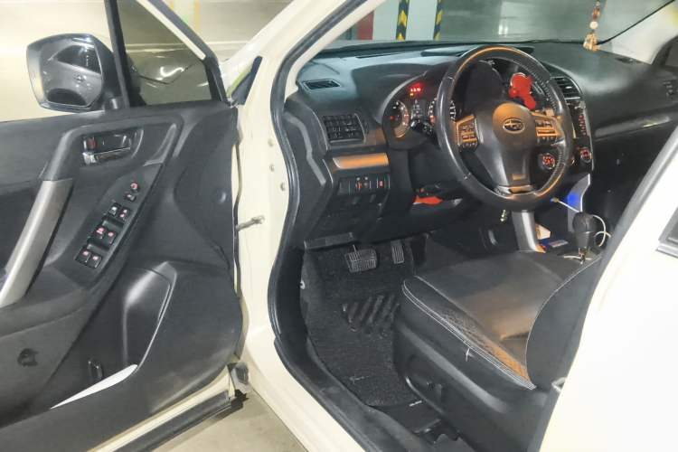 Used Subaru Forester 2014 2.0i Automatic Luxury Edition
