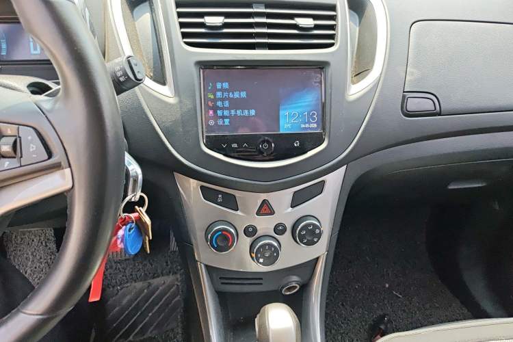 Used Chevrolet Trax 2016 1.4T Automatic Two-Wheel Drive Luxury Version Audio And AC Panel