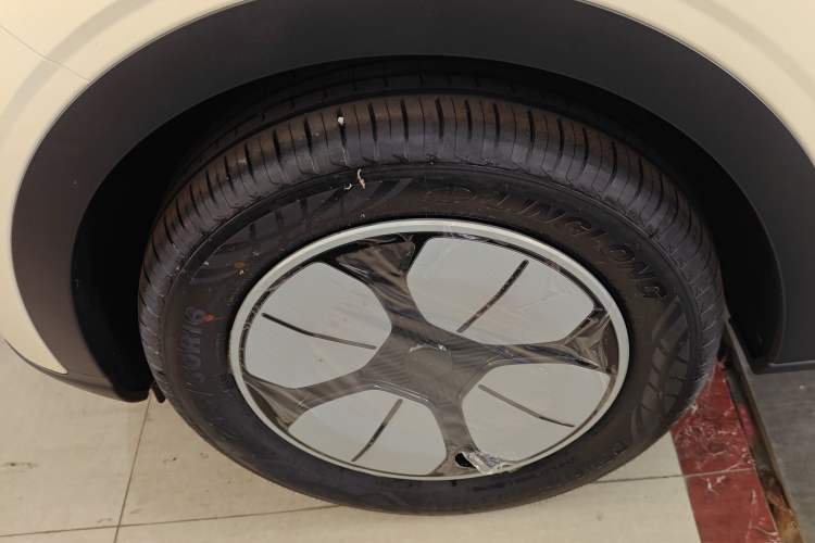 Used Geely Galaxy Geome 2026 Model 310km Youth Edition Left Front Wheel Hub