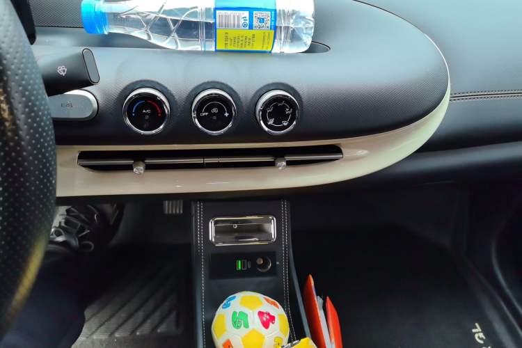 Used Wuling Bingo 2024 203km Light Edition Audio And AC Panel