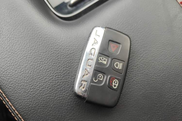 Used Jaguar XEL 2019 2.0T 200 PS Deluxe Edition Vehicle Key