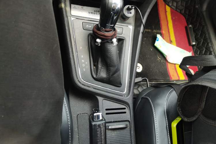 Used Volkswagen Lavida 2015 1.6L Automatic Comfort Edition Gear Lever