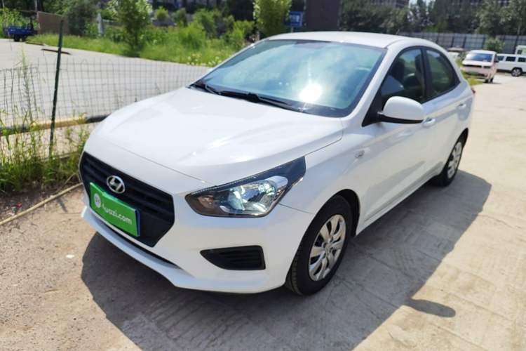 Ojetý Hyundai Verna (older generation) 2017 1.4L Manual Refreshed Version China VI Standard