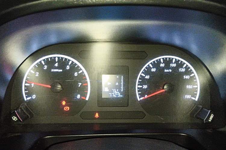 Used FORTHING Lingzhi 2023 M5 1.6L Utility Model 7 Seats Instrument Cluster