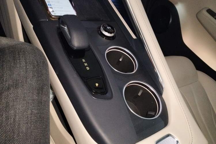 Used Zeekr 001 2026 95° All-Wheel-Drive Max Edition Gear Lever