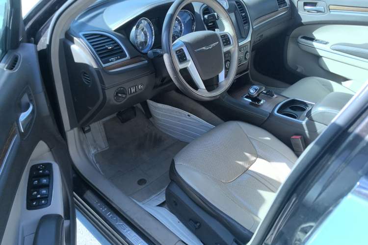 Used Chrysler 300C 2013 3.6L Prestige Edition
