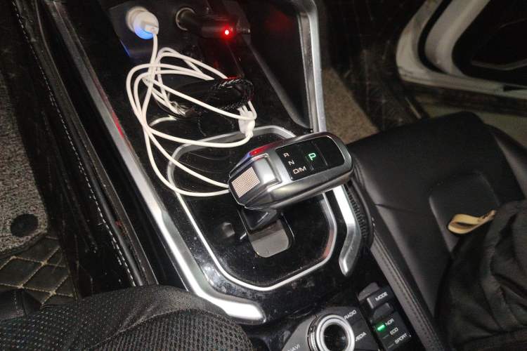 Used Haval H6 2017 Red-Label 2.0T Automatic Two-Wheel Drive Leading Edition Gear Lever