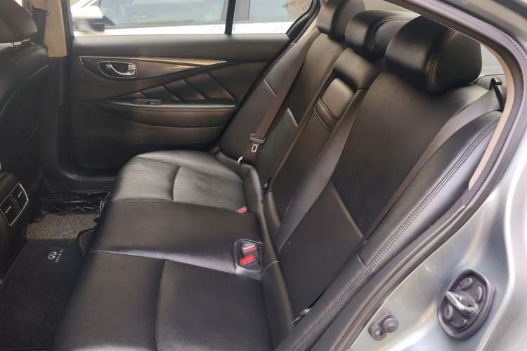 Used Infiniti Q50L 2016 2.0T Comfort Edition
