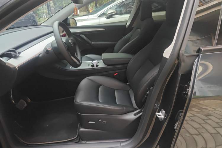 Used Tesla Model Y 2024 Rear-Wheel-Drive Version
