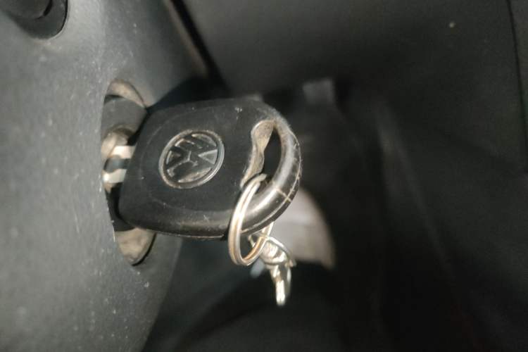 Used Volkswagen Santana 2015 1.6L Manual Comfort Edition