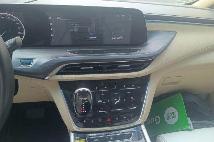 Used Buick GL8 2022 ES Landtrek 653T Luxury Edition