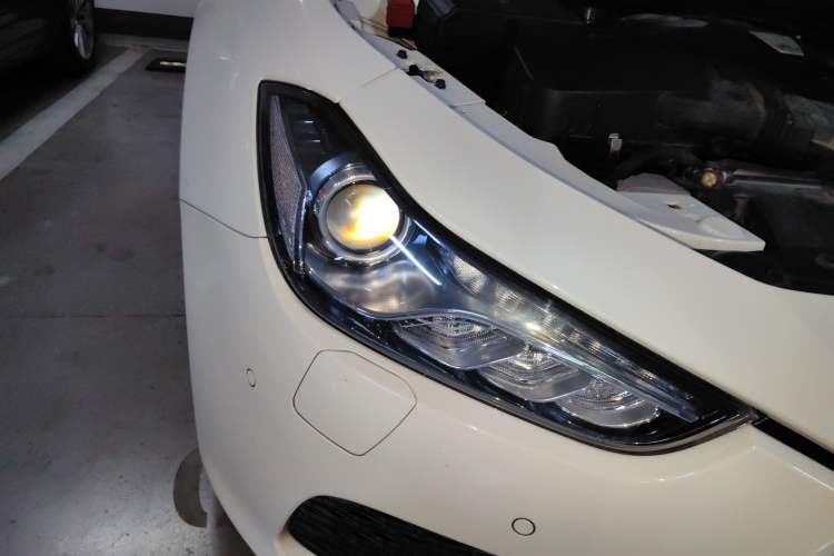 Used Maserati Ghibli 2014 3.0T S Right Front Headlight