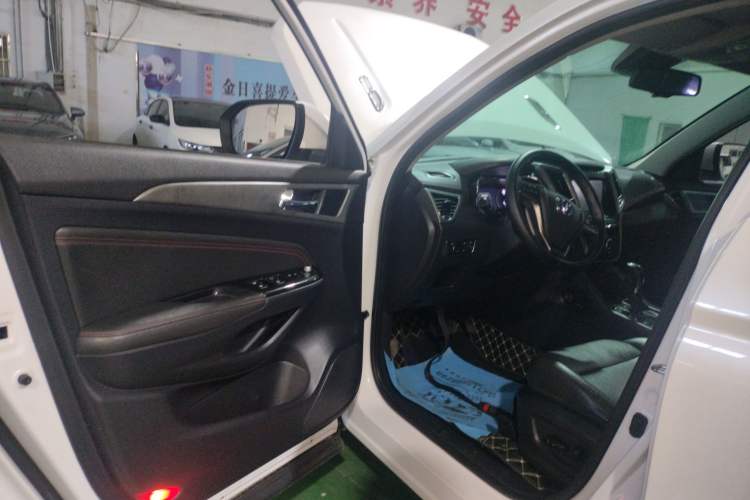 Used Changan CS75 2017 Shangkui Edition 1.8T Automatic All-Wheel-Drive Prestige Model
