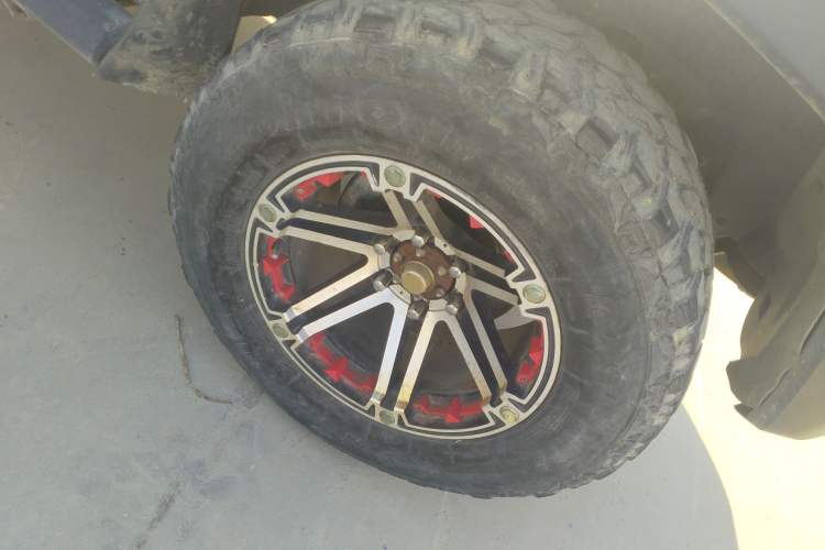 Used BAIC Off-Road BJ40 2014 2.4L Manual Cross-Country Edition Right Front Wheel Hub