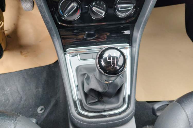 Used Volkswagen Bora 2016 1.6L Manual Comfort Model
