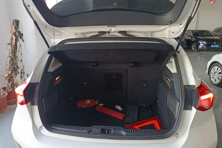 Used Ford Focus Active 2020 EcoBoost 180 Automatic Titanium Edition Trunk