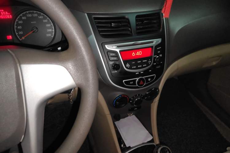 Used Hyundai Verna (older generation) 2010 Sedan 1.4L Manual Comfort GS
