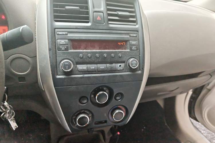 Used Nissan Sunny 2015 1.5XE Manual Comfort Edition Audio And AC Panel