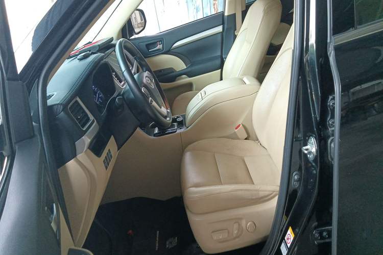 Used Toyota Highlander 2018 2.0T Four-Wheel Drive Prestige Version 7 Seats China VI Standard