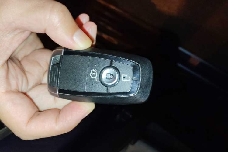 Used Ford Escape 2020 EcoBoost 245 Four-Wheel Drive Luxury Edition