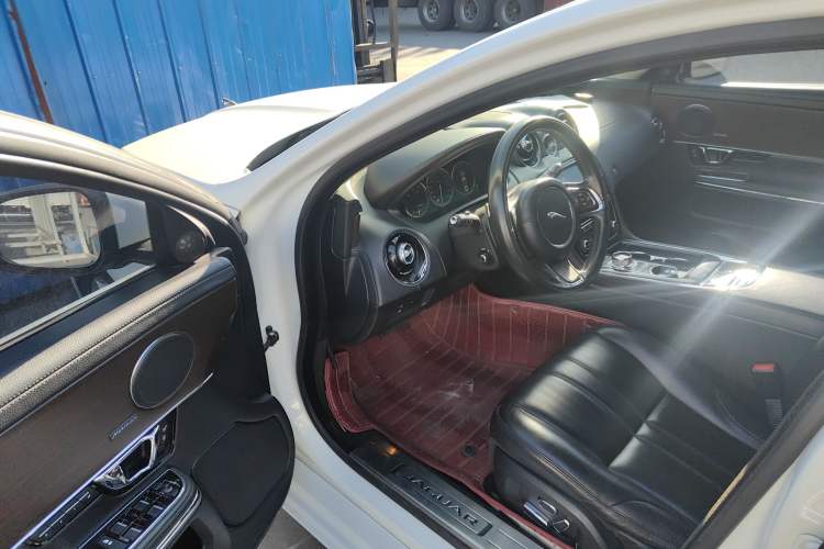 Used Jaguar XJ 2015 XJL 2.0T Elegance Business 80th Anniversary Limited Edition
