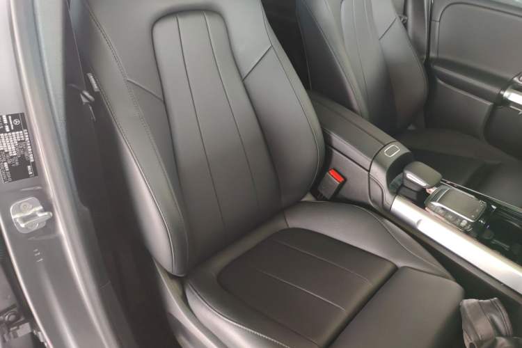 Used Mercedes-Benz EQB 2023 Facelift EQB 260 Right Front Seat