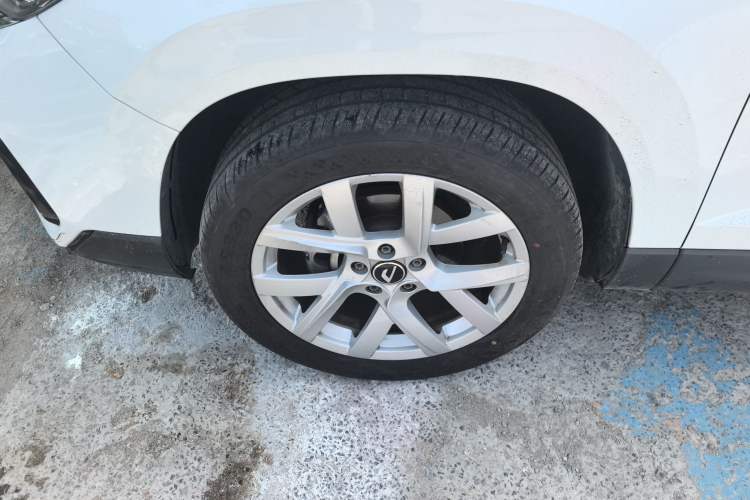 Used Jetta VS7 2023 280TSI Automatic Trend Edition Left Front Wheel Hub