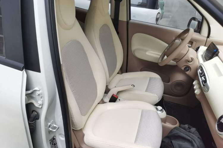 Used Wuling Hongguang MINIEV 2025 Four-Door Version Advanced Edition Right Front Seat