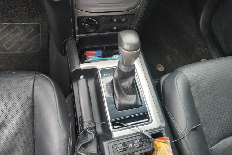 Used Toyota Prado 2018 3.5L Automatic TX-L with Rear-Mounted Spare Tire Gear Lever